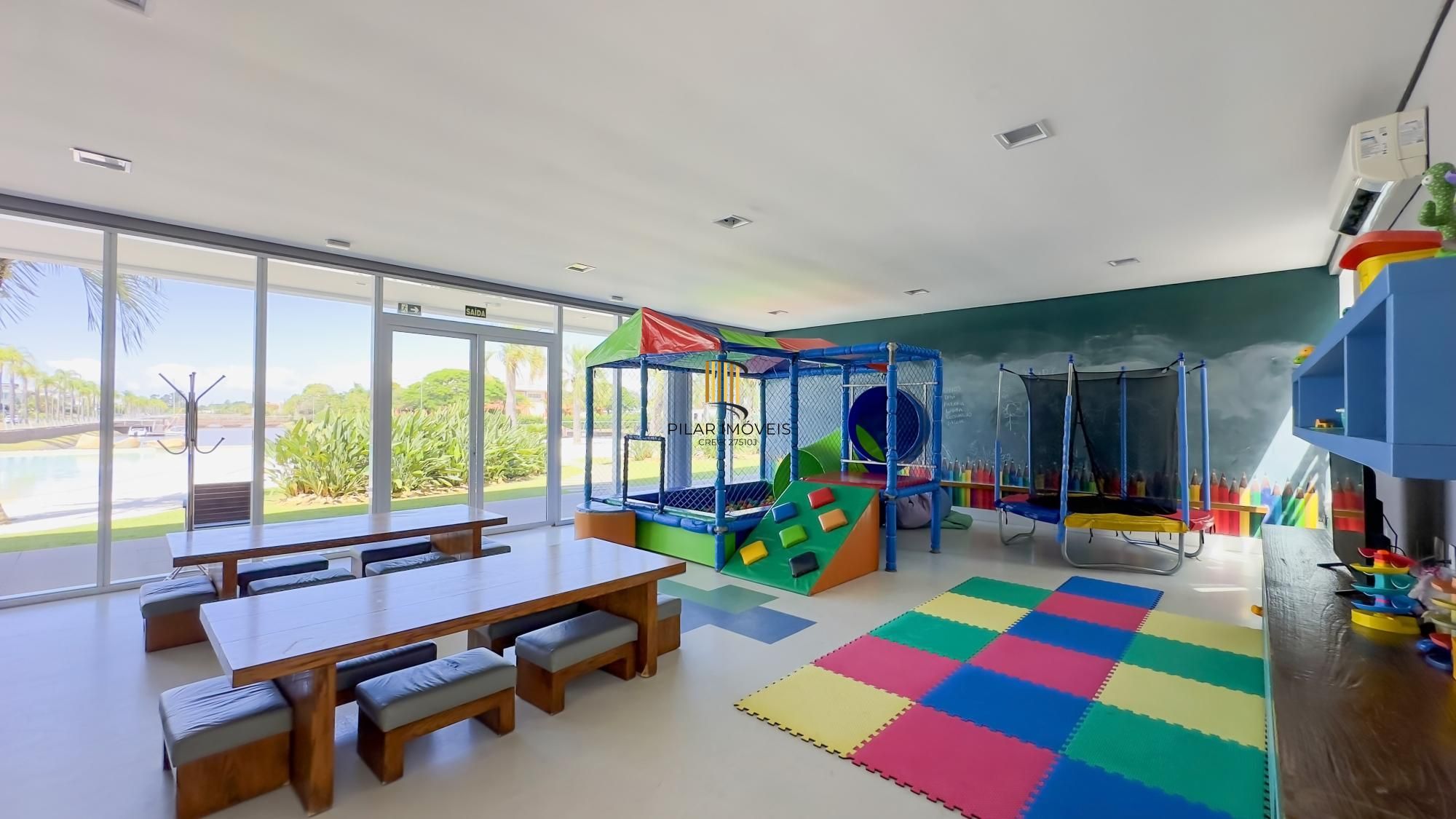 Lote molhado a venda no Condomínio Ponta da Figueira.