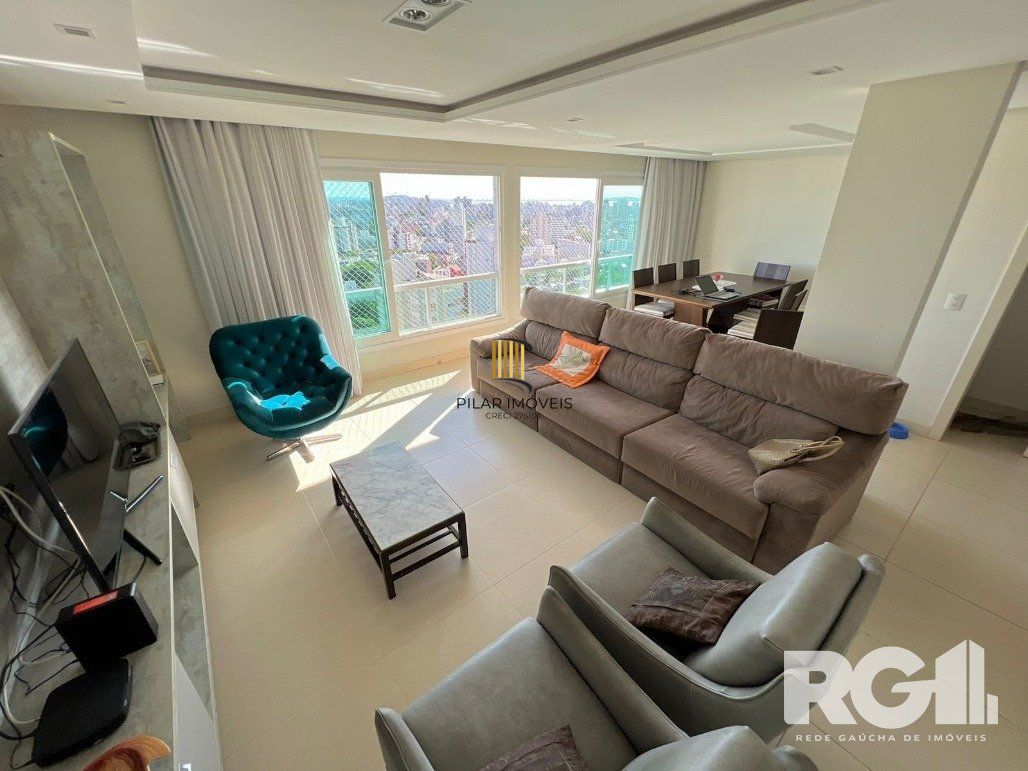 Espetacular apartamento para ALUGAR mobiliado com eletrodomésticos, 3 dormitórios, 2 vagas cobertas, infra completa no coração do Bairro Petrópolis.