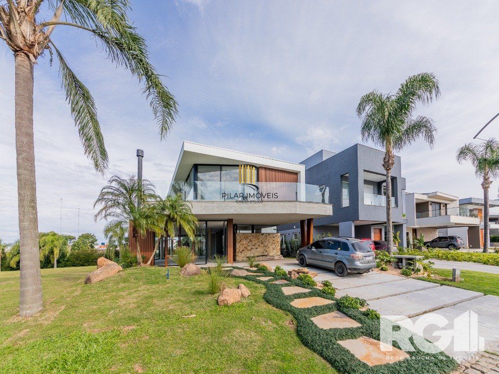 Casa de Condomínio 4 dormitórios no bairro Sans Souci