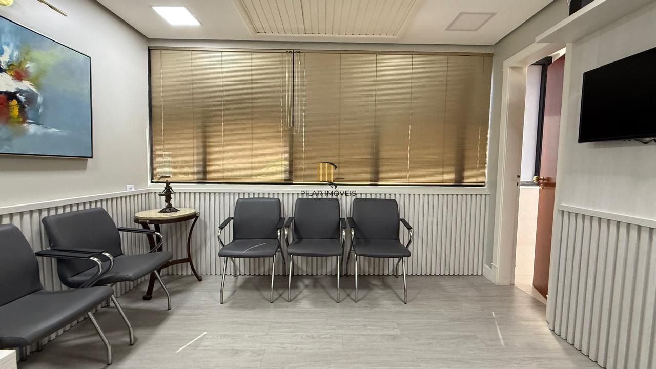 Espetacular Clínica de Cirurgia Médica toda montada à venda na Av. Carlos Gomes em Porto Alegre