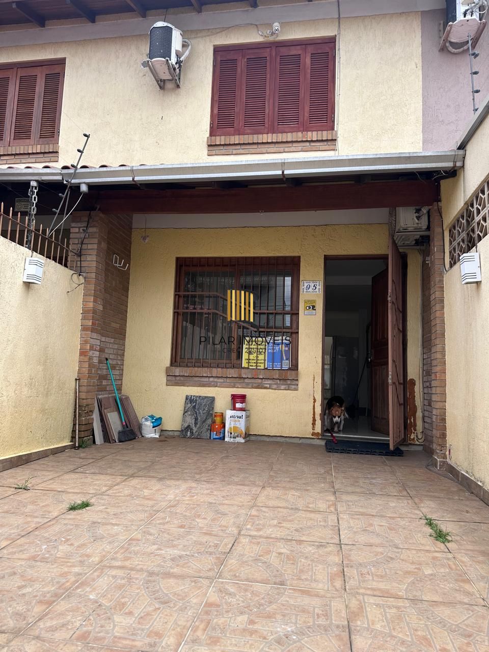 Sobrado localizado no bairro Mato Grande, c/2 dormitórios, living, cozinha e um aconchegante espaço gourmet c/ churrasqueira para reunir familia e amigos.