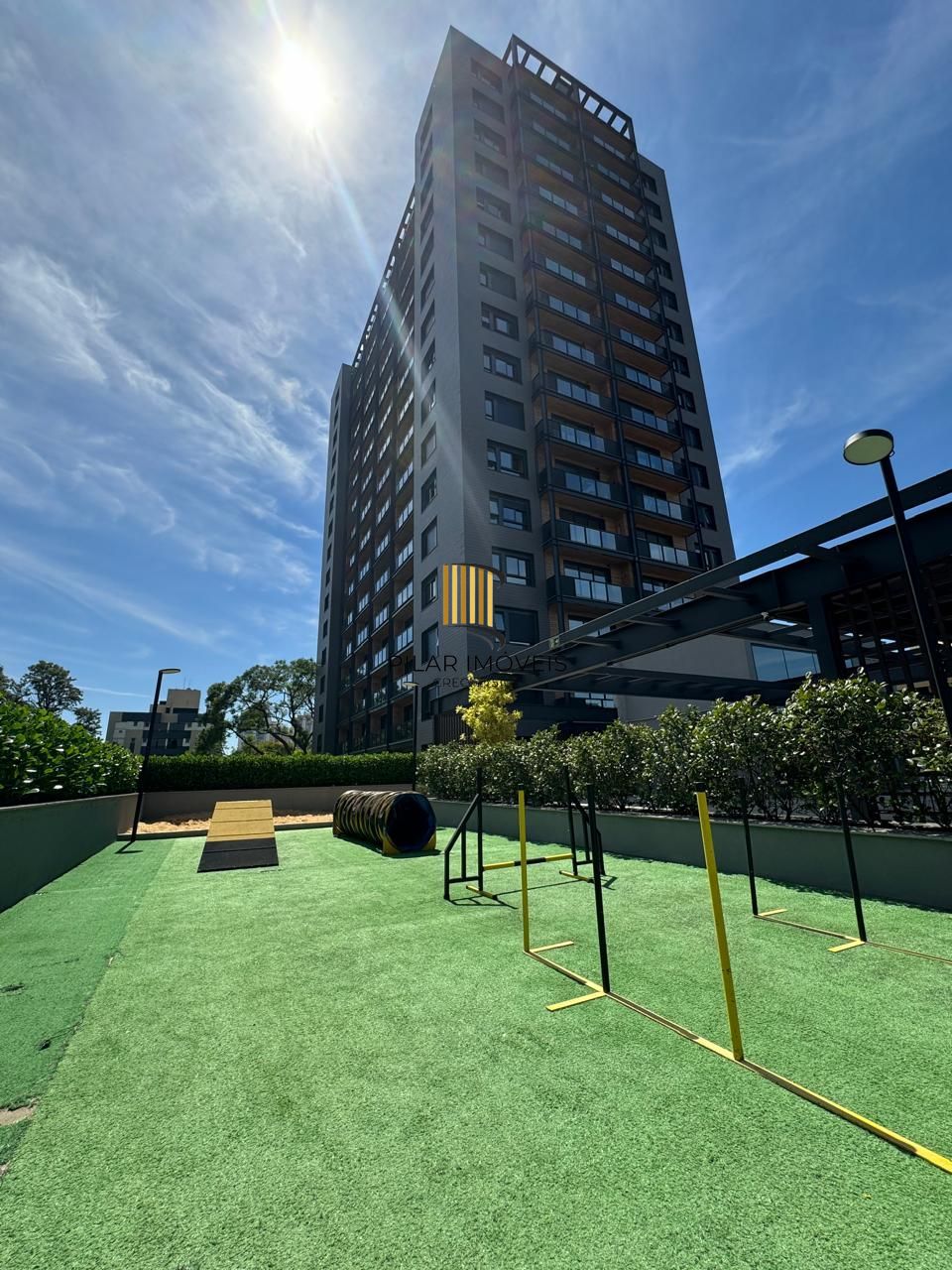 Apartamento de 42 m2 para alugar com 1 suíte, lavabo, churrasqueira e vaga no bairro Boa Vista em Porto Alegre.