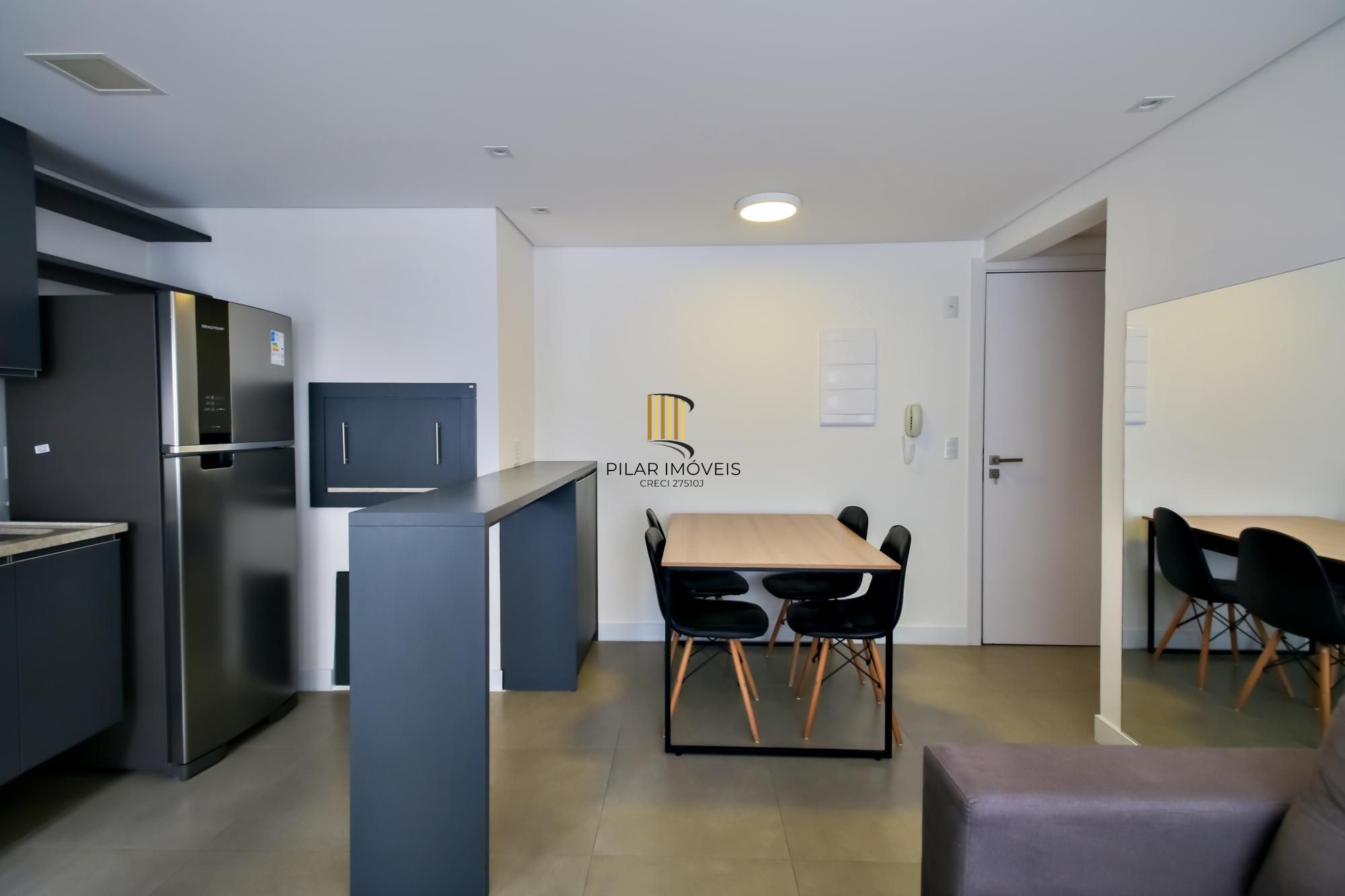 Apartamento decorado de 1 dormitório com vaga no bairro Petrópolis. - Pilar Imóveis