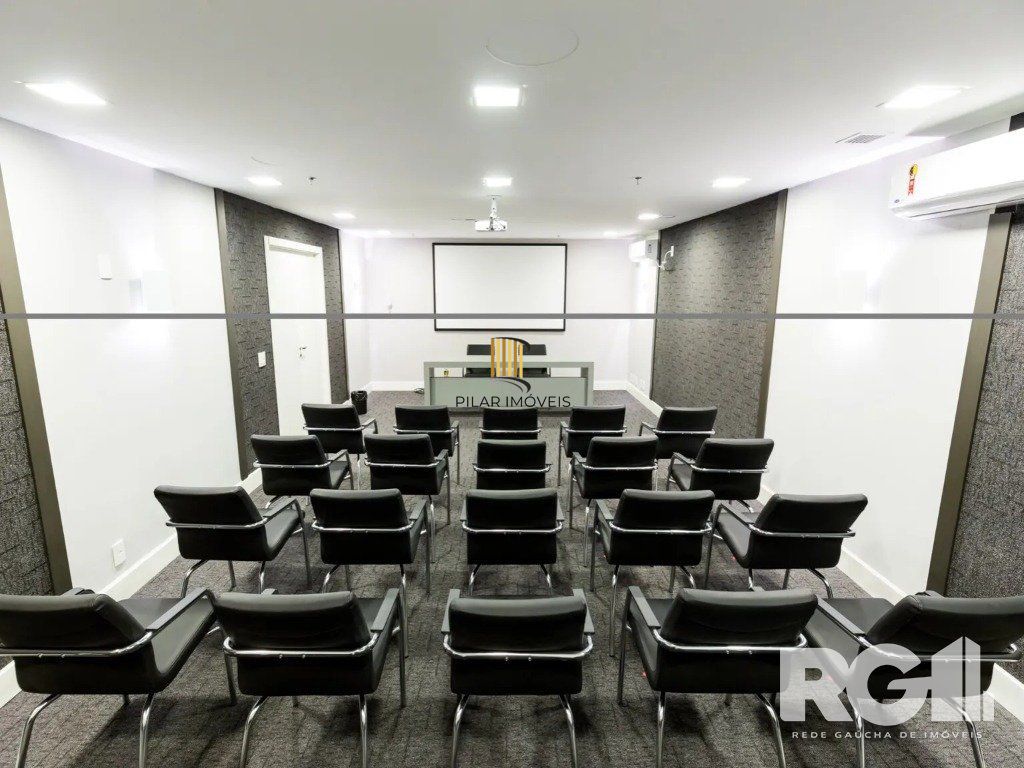 Sala para alugar totalmente mobiliada e decorada, 52 m² privativos divididos em 2 ambientes com vaga.