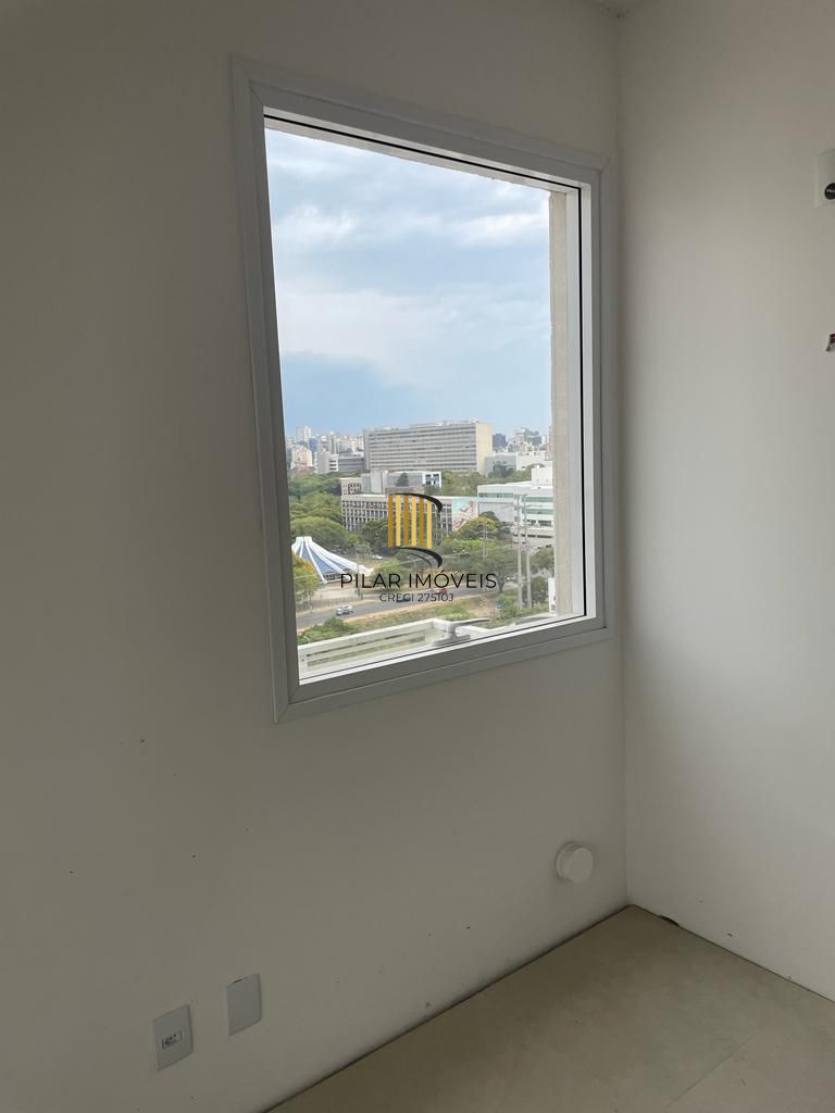 Sala para venda e locação no Medplex,  33 m2 andar alto.