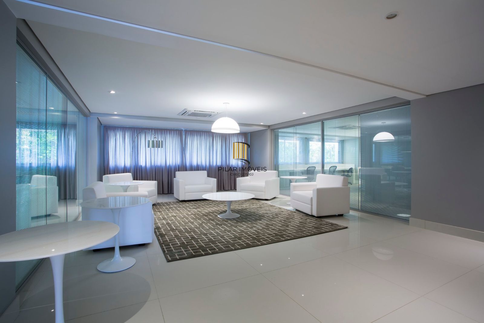 Sala comercial com 44 m2 a venda no Trend Nova Carlos Gomes.