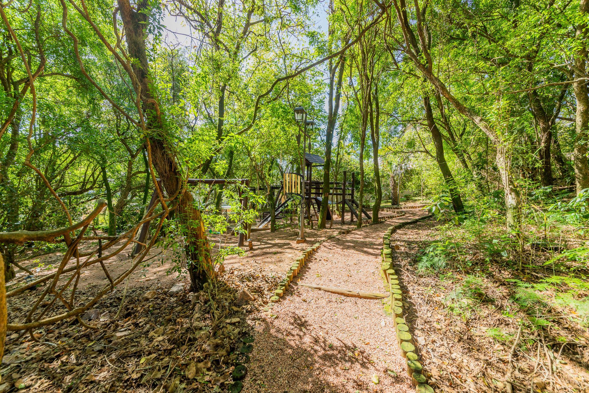 Casa lindíssima no Terra Mater à venda 3 dorm, Lareira e 2 vagas