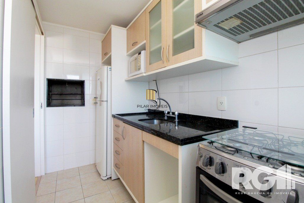 Apartamento de 1 dormitório com suíte americana, 1 vaga de garagem coberta Mobiliado e decorado.