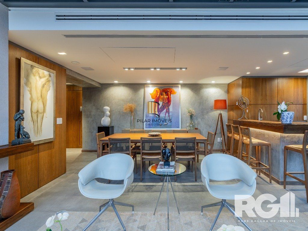 Belíssimo apartamento no Glass Aurélio andar alto,  Living com pé direito duplo,  174m² privativos finamente decorado no Moinhos de Vento