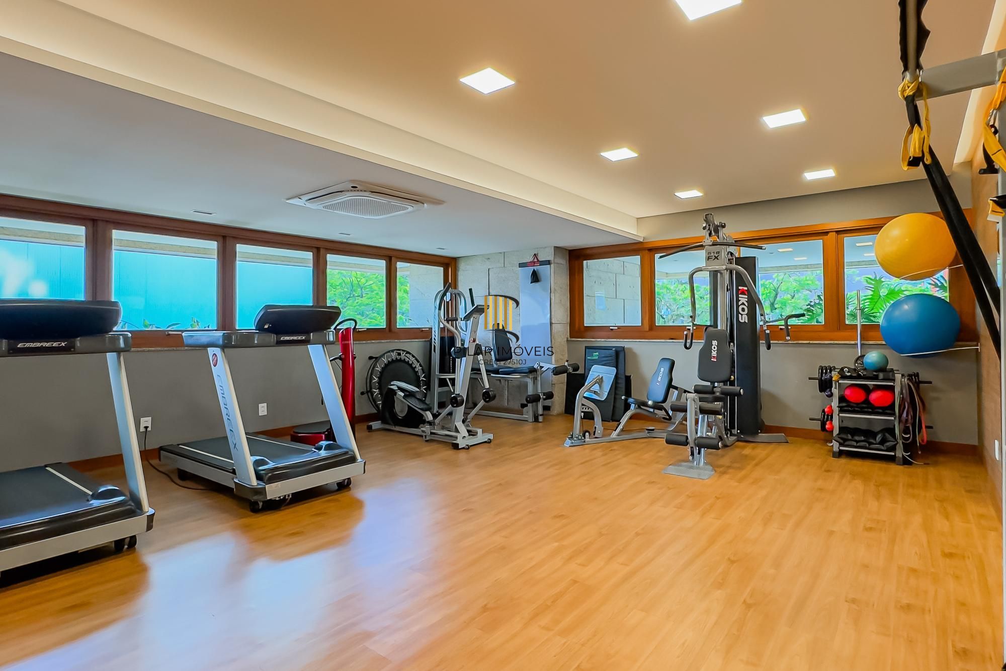 Espetacular apartamento 3 suítes 3 vagas com infra completa no Moinhos de Vento