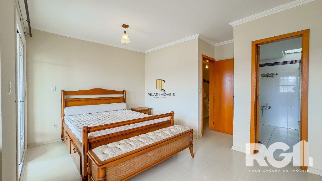 Linda casa de 282 m2 com 4 dormitórios, sendo 3 suítes e a suíte master no Chácara das Pedras.