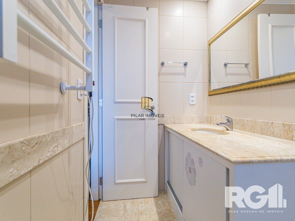 Apartamento semimobiliado, 167 m², 3 suítes e 3 vagas de garagem no bairro Bela Vista.
