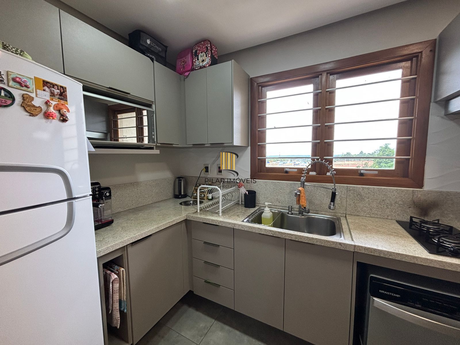 Sobrado com 133 m2, 3 dormitórios e 2 vagas, semimobiliado a venda em Nova Santa Rita.