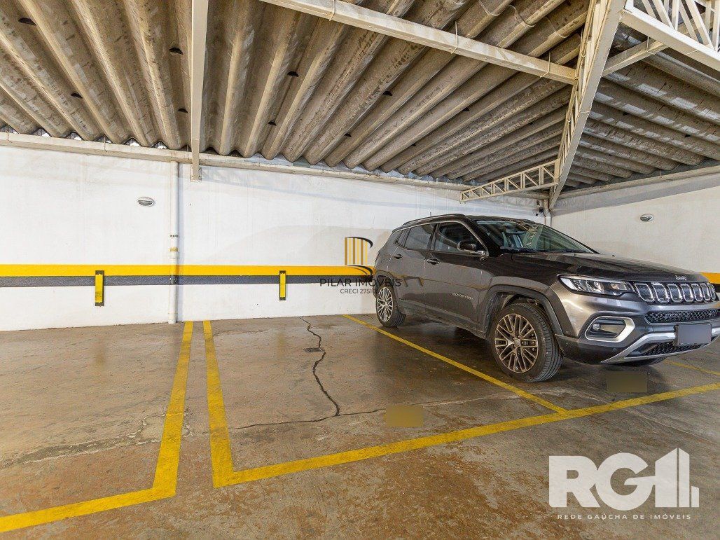 Apartamento semimobiliado, 167 m², 3 suítes e 3 vagas de garagem no bairro Bela Vista.