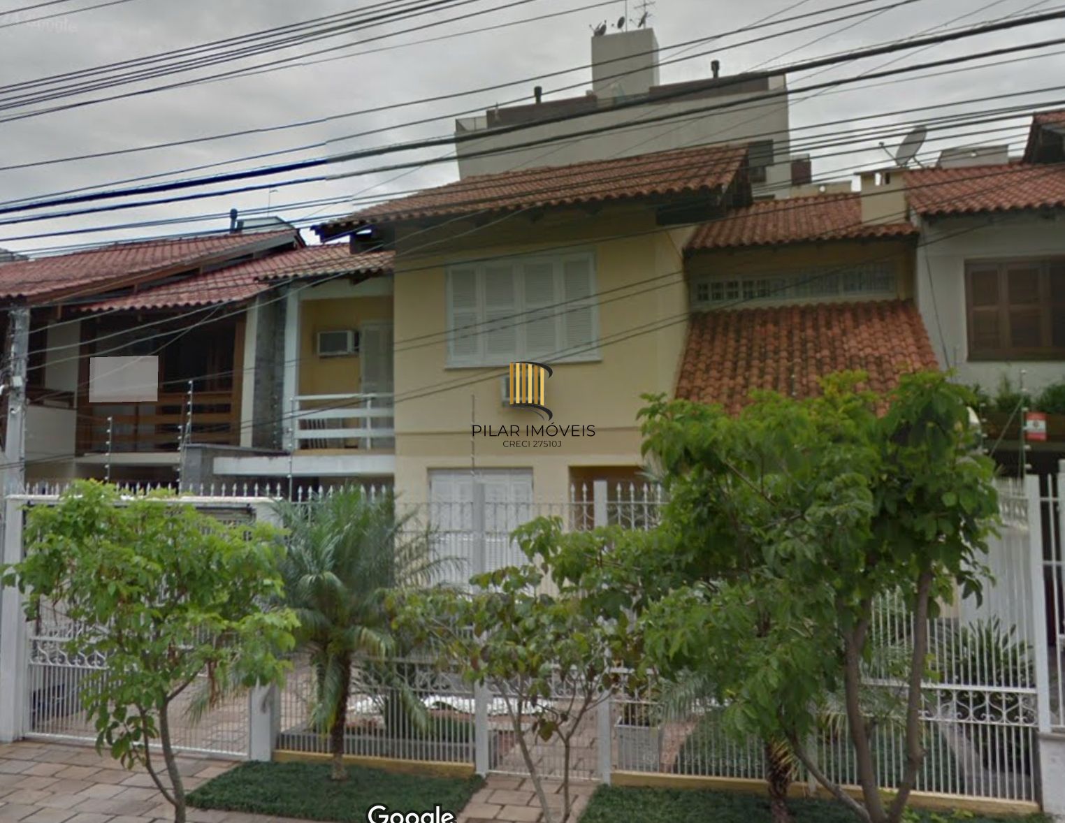 Casa a venda de 4 dormitórios com 325,40 m², no bairro Jardim Lindóia em Porto Alegre. - Pilar Imóveis