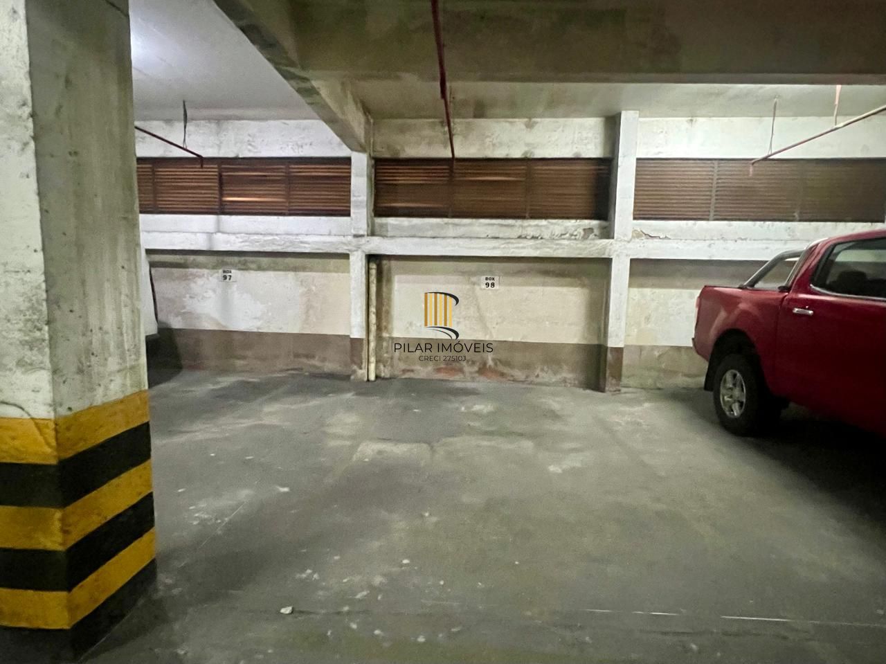 Clínica Odontológica mobiliada e equipada, 38 m2 com 2 vagas individuais na Av. Vinte e Quatro de Outubro