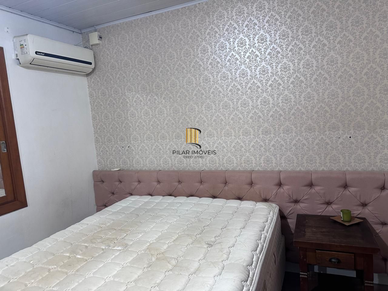 Sobrado localizado no bairro Mato Grande, c/2 dormitórios, living, cozinha e um aconchegante espaço gourmet c/ churrasqueira para reunir familia e amigos.