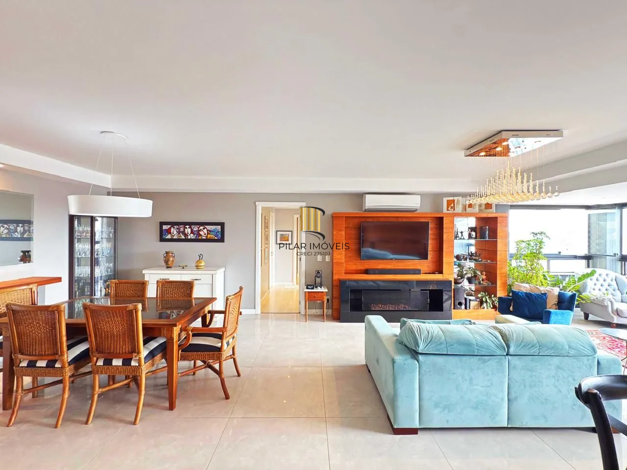 Apartamento de 3 suítes com 3 vagas, 136 m2 próximo ao Shopping Iguatemi.