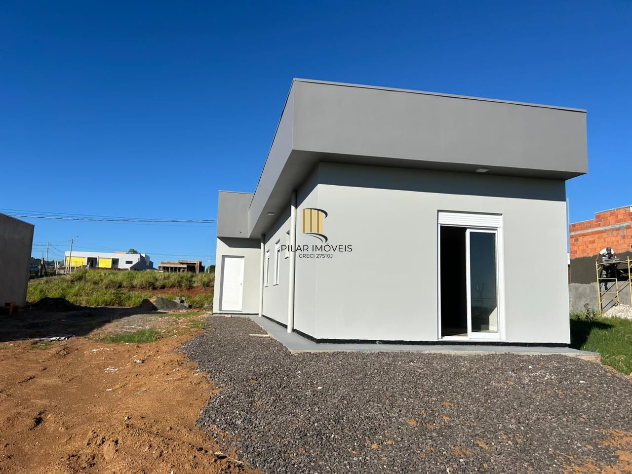 Casa Nova à venda no Loteamento Jardins!! 3 dormitórios,1 suíte, com um lindíssimo pôr do sol, uma casa confortável para a família !!