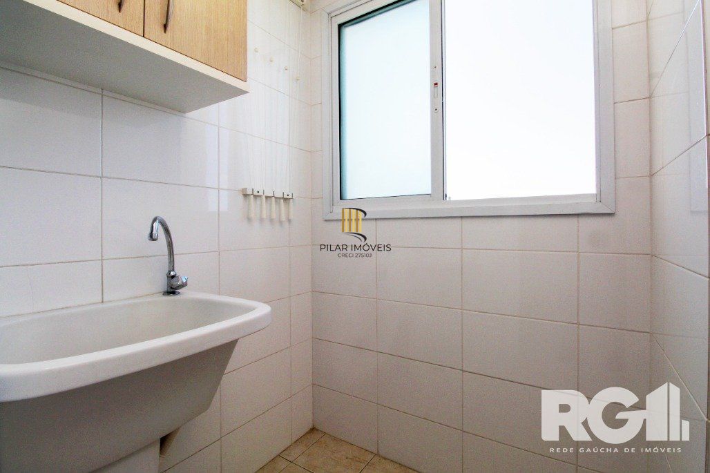 Apartamento de 1 dormitório com suíte americana, 1 vaga de garagem coberta Mobiliado e decorado.