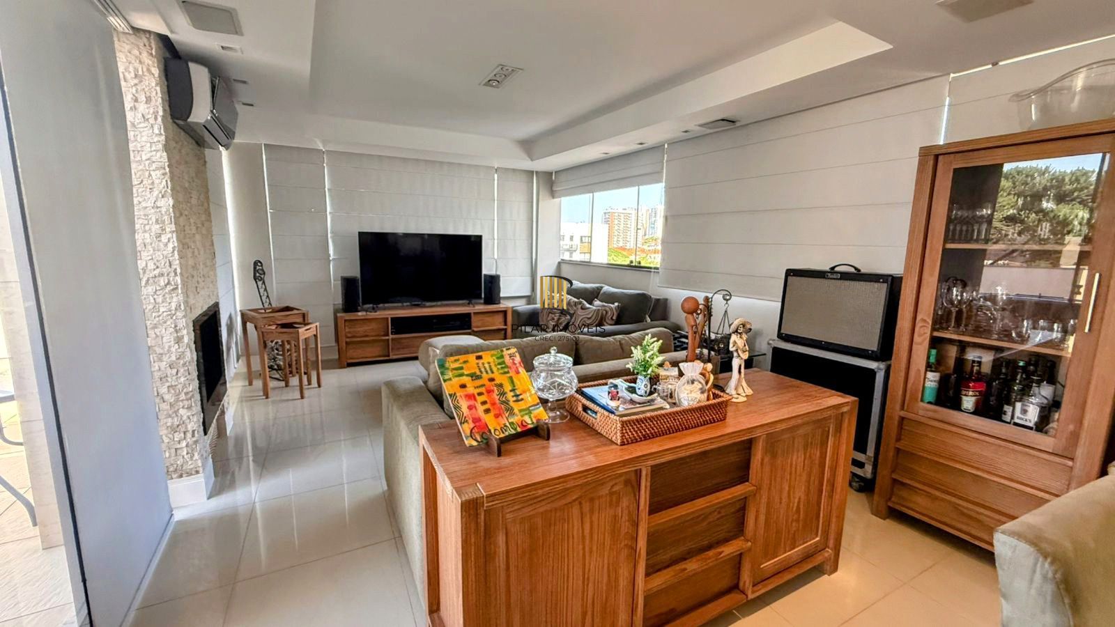 COBERTURA À VENDA c/ 168m2, 3 dormitórios, 1 suíte, 2 vagas de garagem, Passo da Areia, Porto Alegre !!