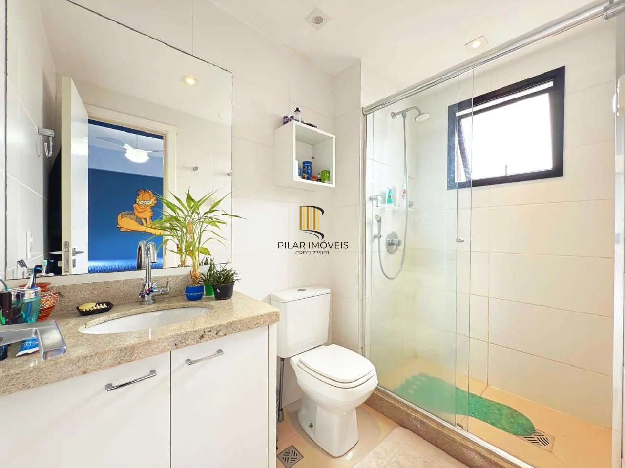 Apartamento de 3 suítes com 3 vagas, 136 m2 próximo ao Shopping Iguatemi.