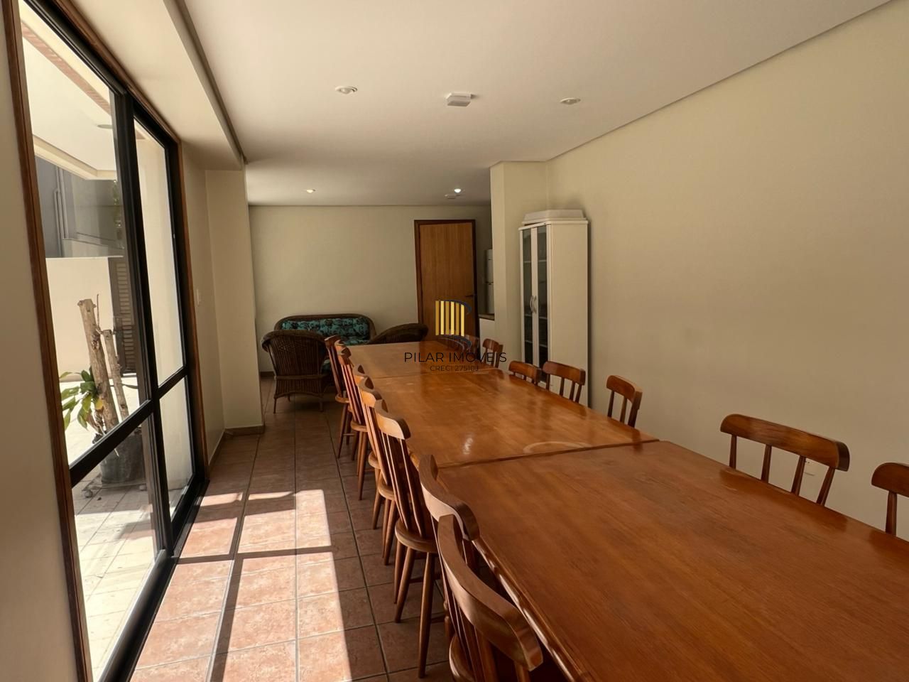 Apartamento a venda de 105 m2 2 dormitórios sendo 1 suíte e 2 vagas individuais no bairro Petrópolis.