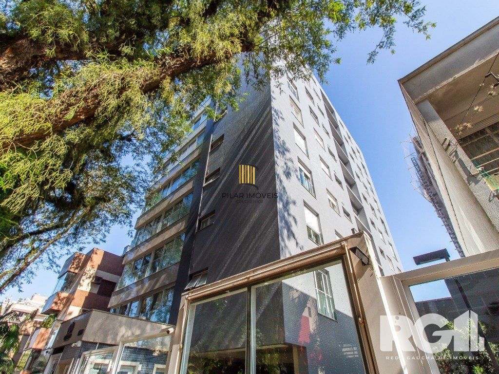 Belíssimo apartamento todo decorado por arquiteto. Apartamento com 170 m2, 3 suítes, sendo 1 suíte máster no bairro Petrópolis.
