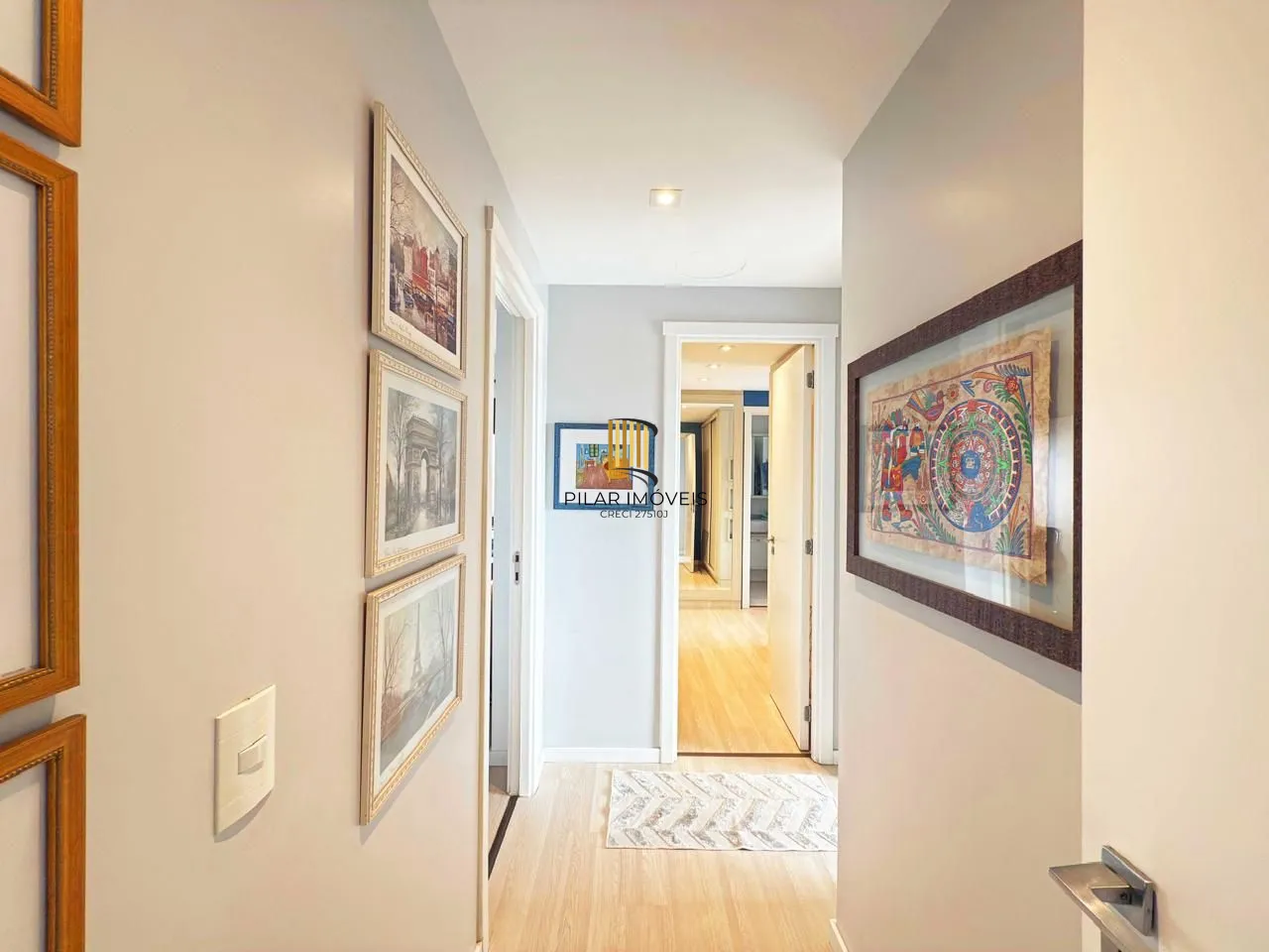 Apartamento de 3 suítes com 3 vagas, 136 m2 próximo ao Shopping Iguatemi.