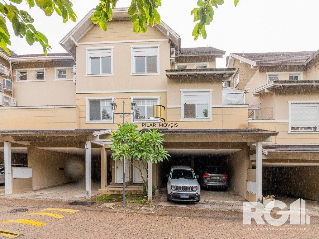 EXCLUSIVIDADE  Belíssima casa de 4 suítes + gabinete no condomínio fechado Terra Mater com vista exuberante para o bosque, próximo da portaria e infraestrutura.