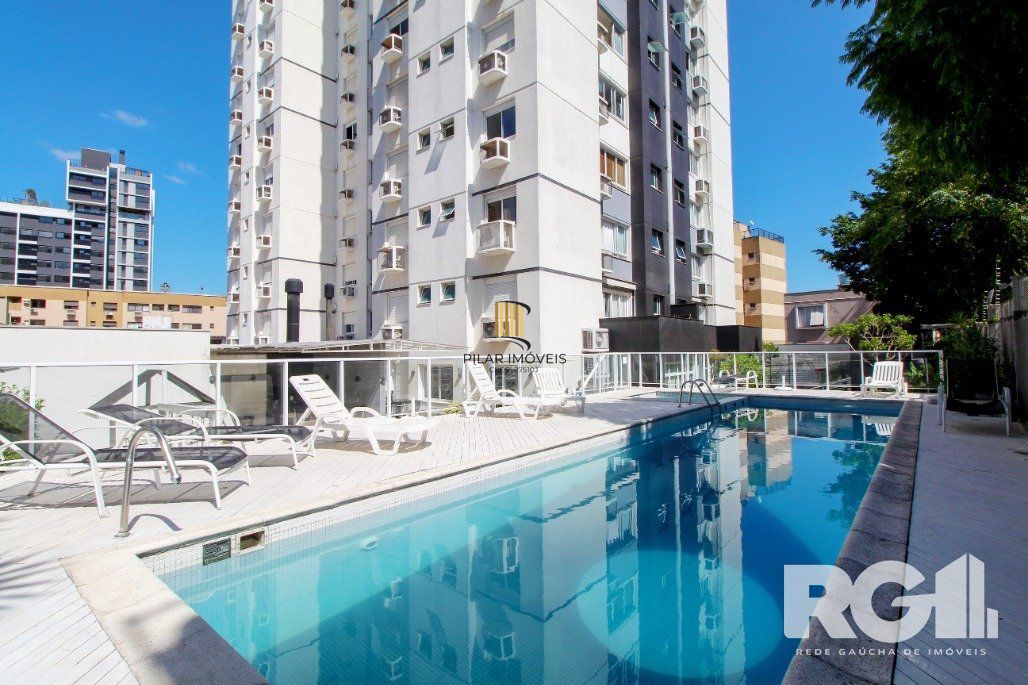 Apartamento de 1 dormitório com suíte americana, 1 vaga de garagem coberta Mobiliado e decorado.