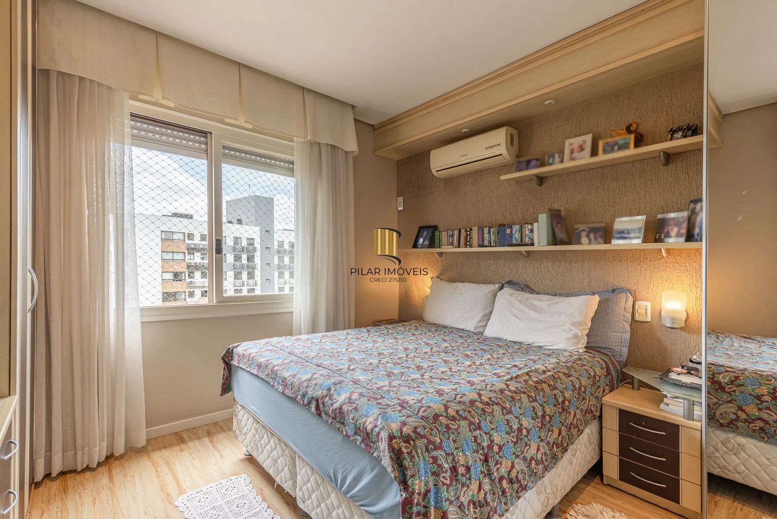 COBERTURA À VENDA c/ 168m2, 3 dormitórios, 1 suíte, 2 vagas de garagem, Passo da Areia, Porto Alegre !!