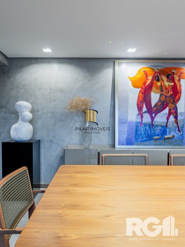 Belíssimo apartamento no Glass Aurélio andar alto,  Living com pé direito duplo,  174m² privativos finamente decorado no Moinhos de Vento