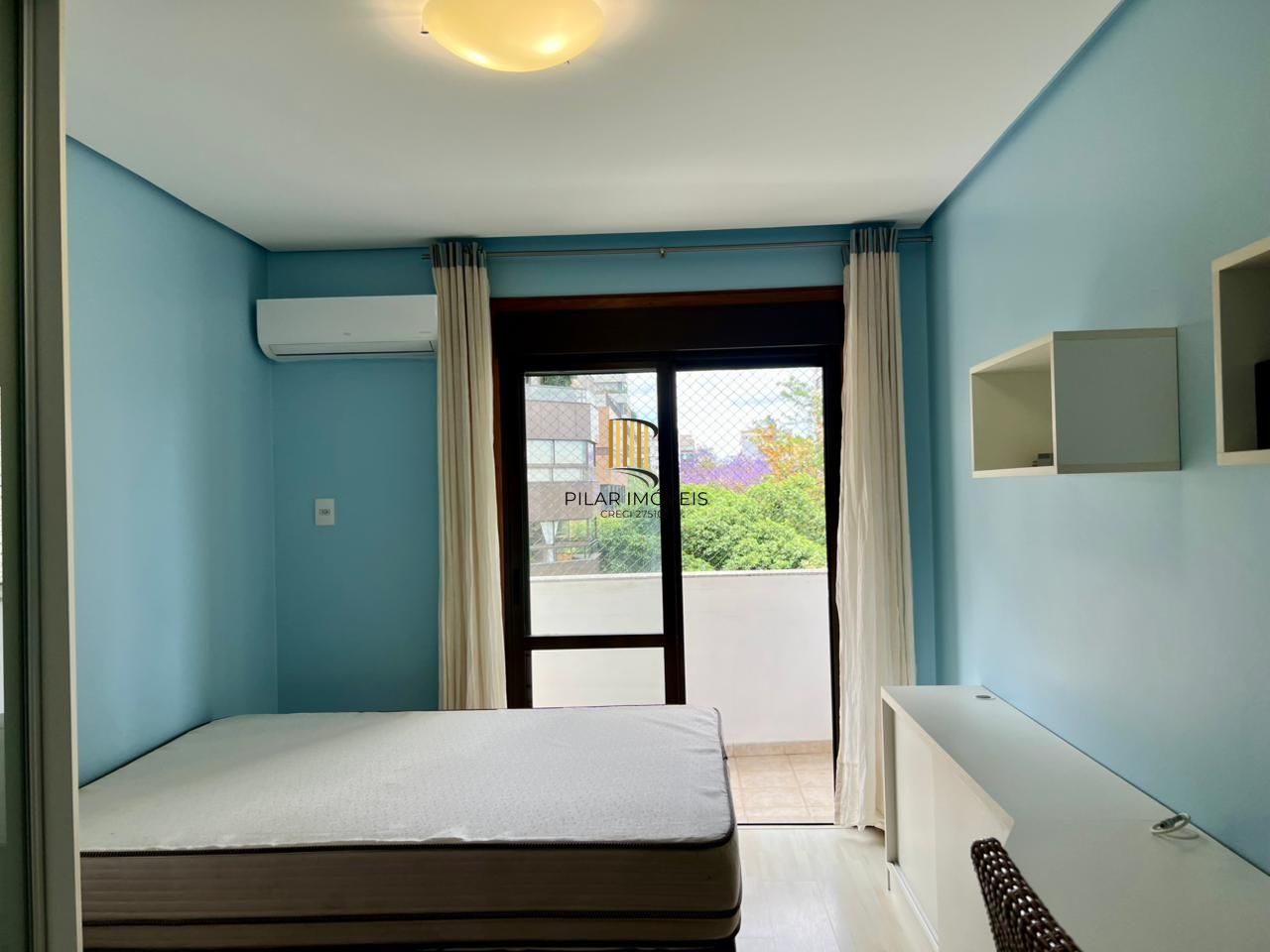 Apartamento a venda de 105 m2 2 dormitórios sendo 1 suíte e 2 vagas individuais no bairro Petrópolis.