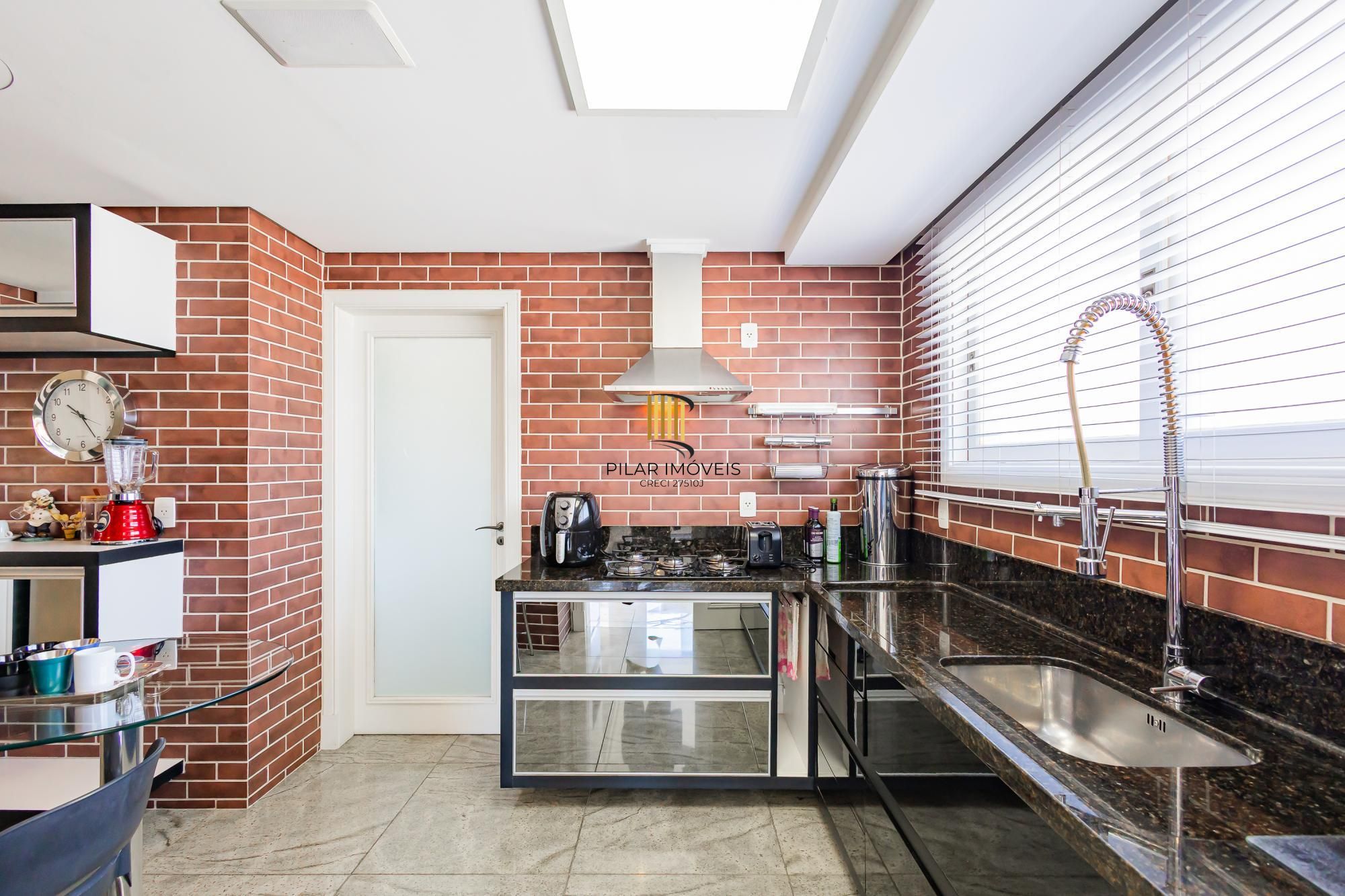 Espetacular apartamento 3 suítes 3 vagas com infra completa no Moinhos de Vento