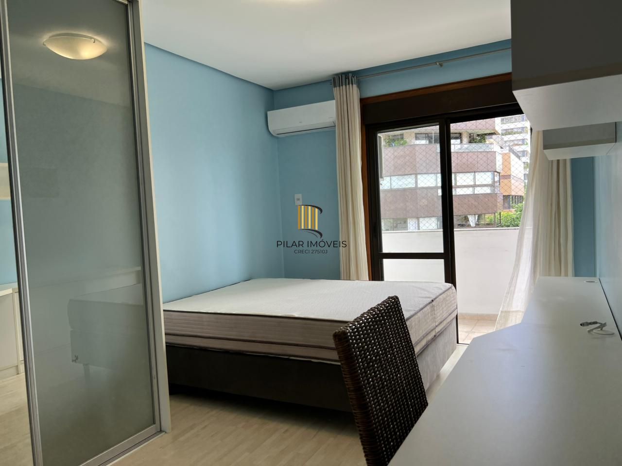 Apartamento a venda de 105 m2 2 dormitórios sendo 1 suíte e 2 vagas individuais no bairro Petrópolis.