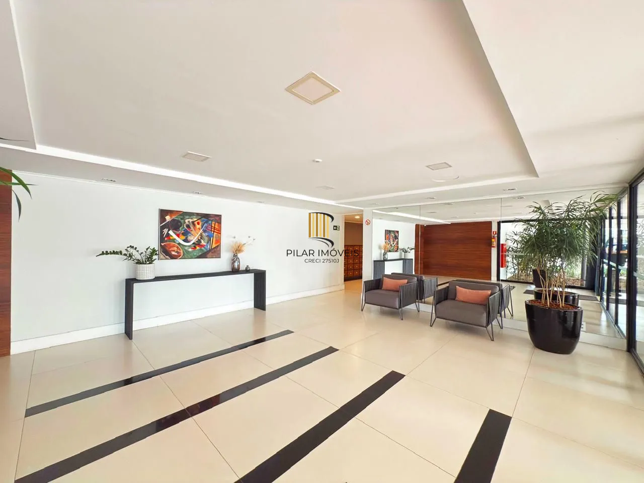 Apartamento de 3 suítes com 3 vagas, 136 m2 próximo ao Shopping Iguatemi.