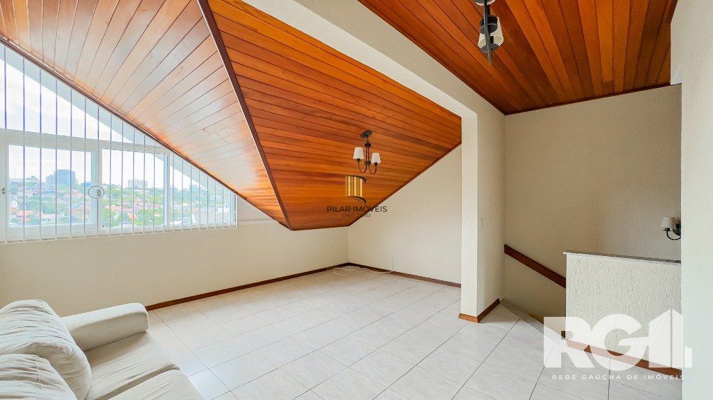 Linda casa de 282 m2 com 4 dormitórios, sendo 3 suítes e a suíte master no Chácara das Pedras.