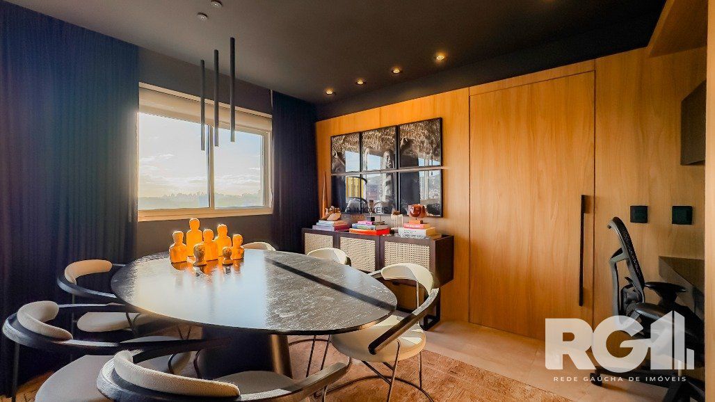 Exclusividade: Apartamento decorado por arquiteto, 102m² priv, 4 vagas com carregador carro eletrico instalado, infra completa no Central Parque