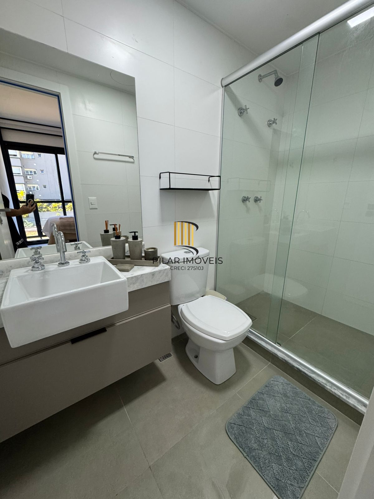 Apartamento de 42 m2 para alugar com 1 suíte, lavabo, churrasqueira e vaga no bairro Boa Vista em Porto Alegre.