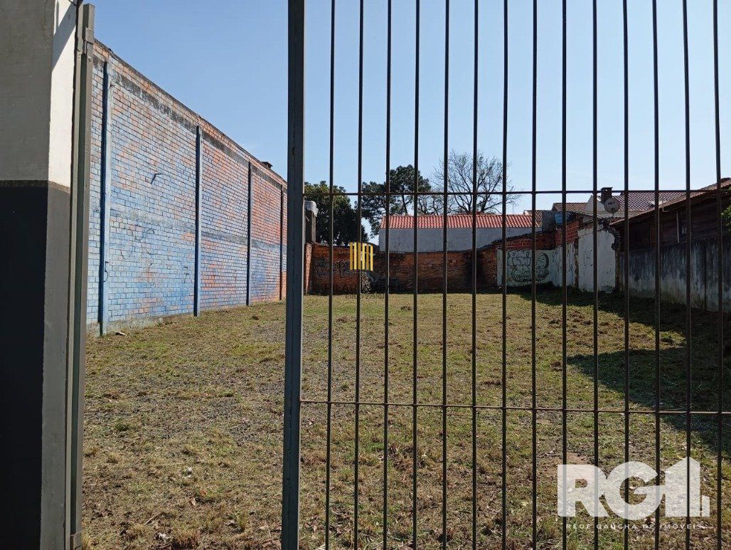 EXCLUSIVIDADE Terreno comercial de 572 m2,  medindo 14,30 m de testada x 40 m de profundidade  na Av. Boqueirão em Canoas-RS. - Pilar Imóveis