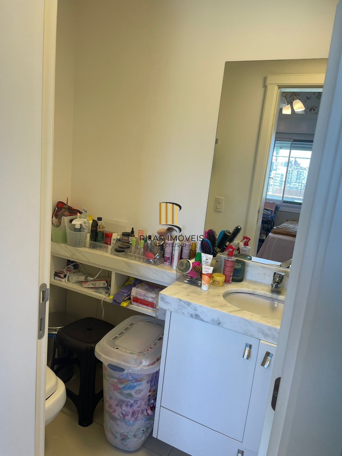 Apartamento à VENDA, com ótima planta de 137 m² privativos, 3 SUÍTES, 2 vagas, em um condominio com INFRAESTRUTURA DE RESORT, bairro RIO BRANCO.