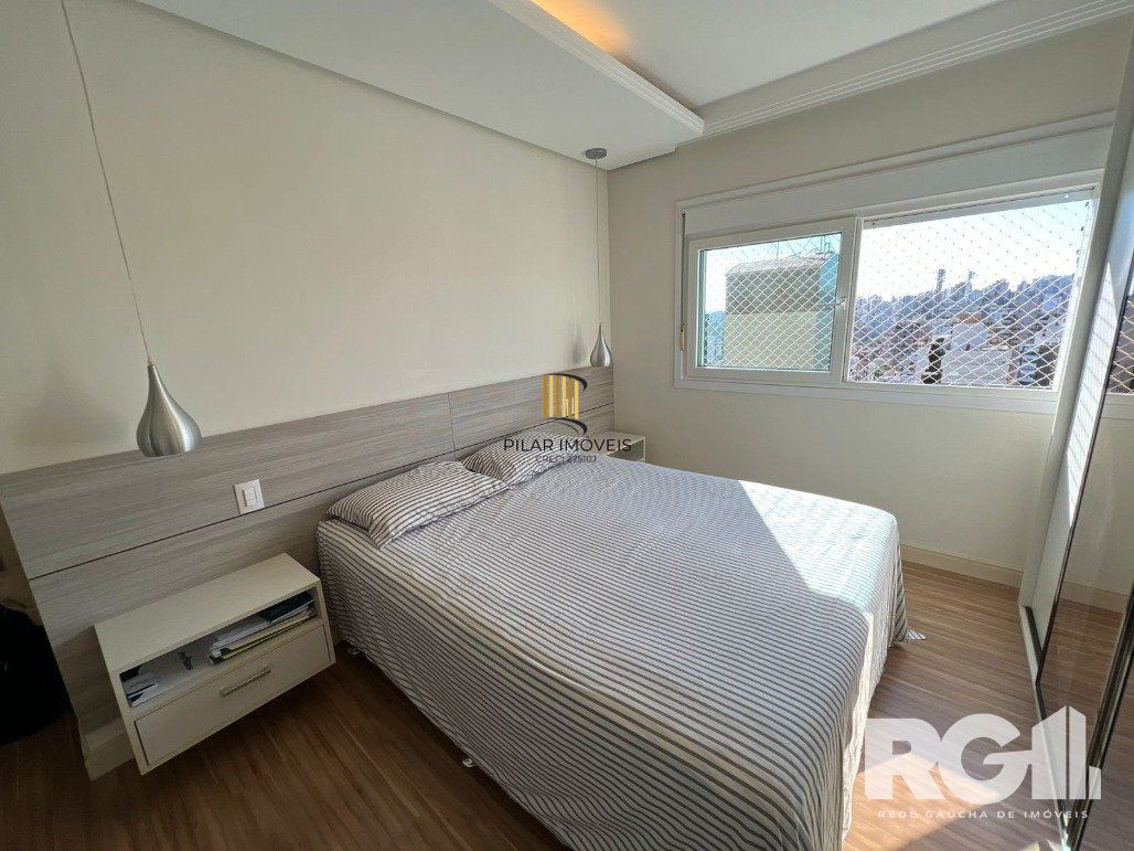 Espetacular apartamento para ALUGAR mobiliado com eletrodomésticos, 3 dormitórios, 2 vagas cobertas, infra completa no coração do Bairro Petrópolis.