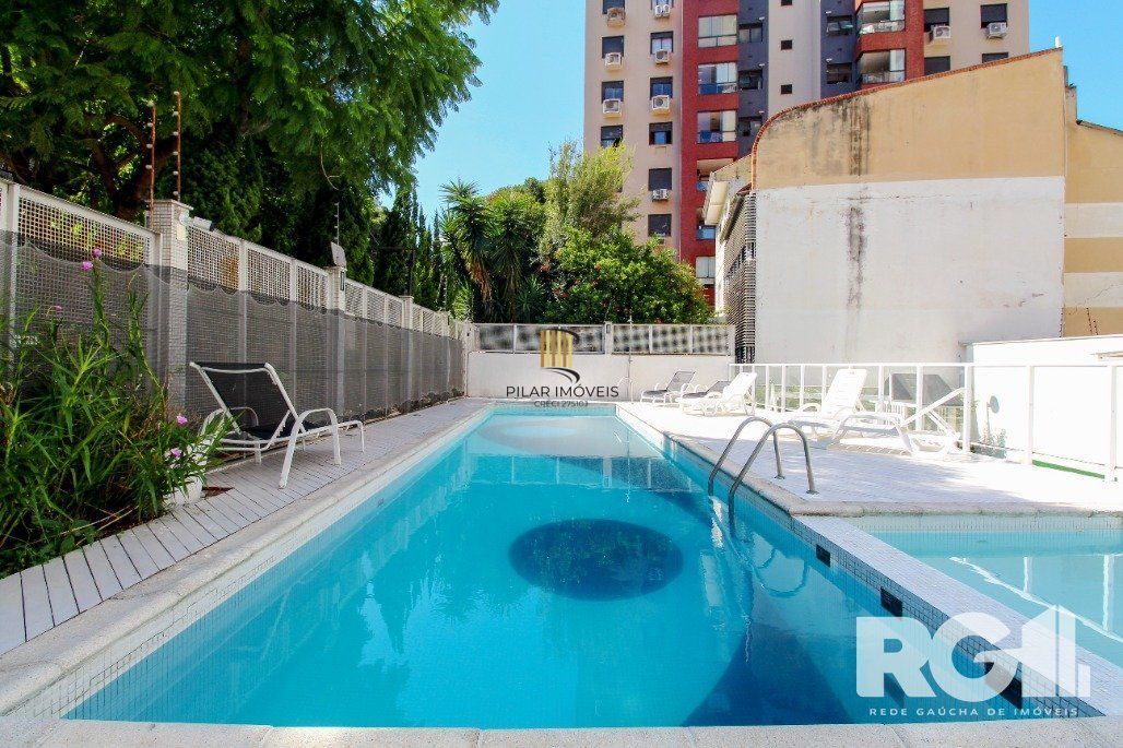 Apartamento de 1 dormitório com suíte americana, 1 vaga de garagem coberta Mobiliado e decorado.