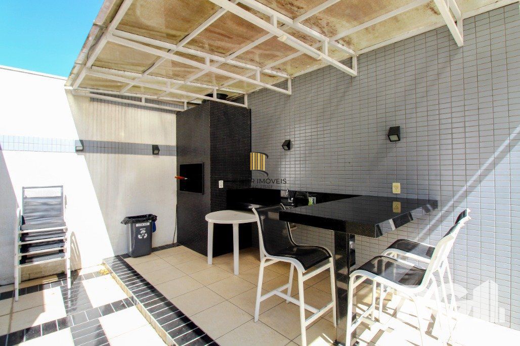 Apartamento de 1 dormitório com suíte americana, 1 vaga de garagem coberta Mobiliado e decorado.