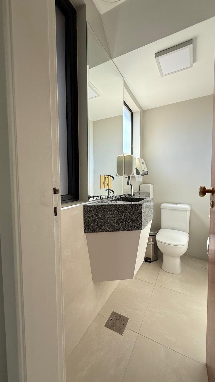 Espetacular Clínica de Cirurgia Médica toda montada à venda na Av. Carlos Gomes em Porto Alegre