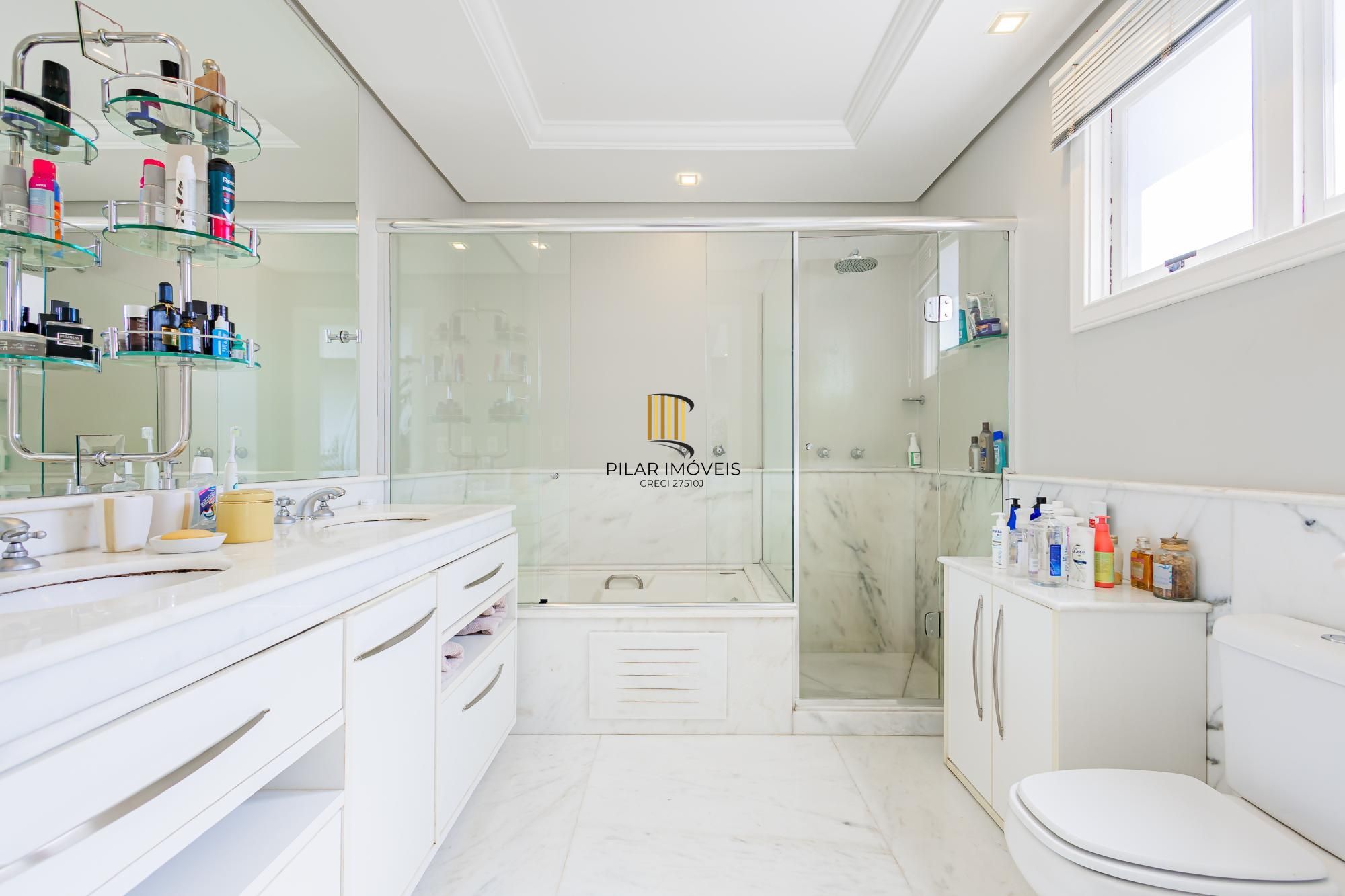 Espetacular apartamento 3 suítes 3 vagas com infra completa no Moinhos de Vento