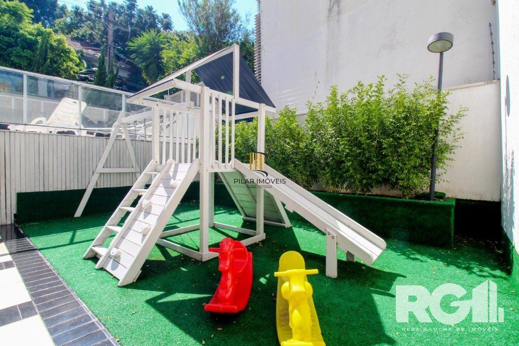 Apartamento de 1 dormitório com suíte americana, 1 vaga de garagem coberta Mobiliado e decorado.