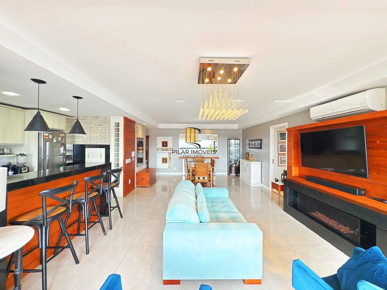 Apartamento de 3 suítes com 3 vagas, 136 m2 próximo ao Shopping Iguatemi.