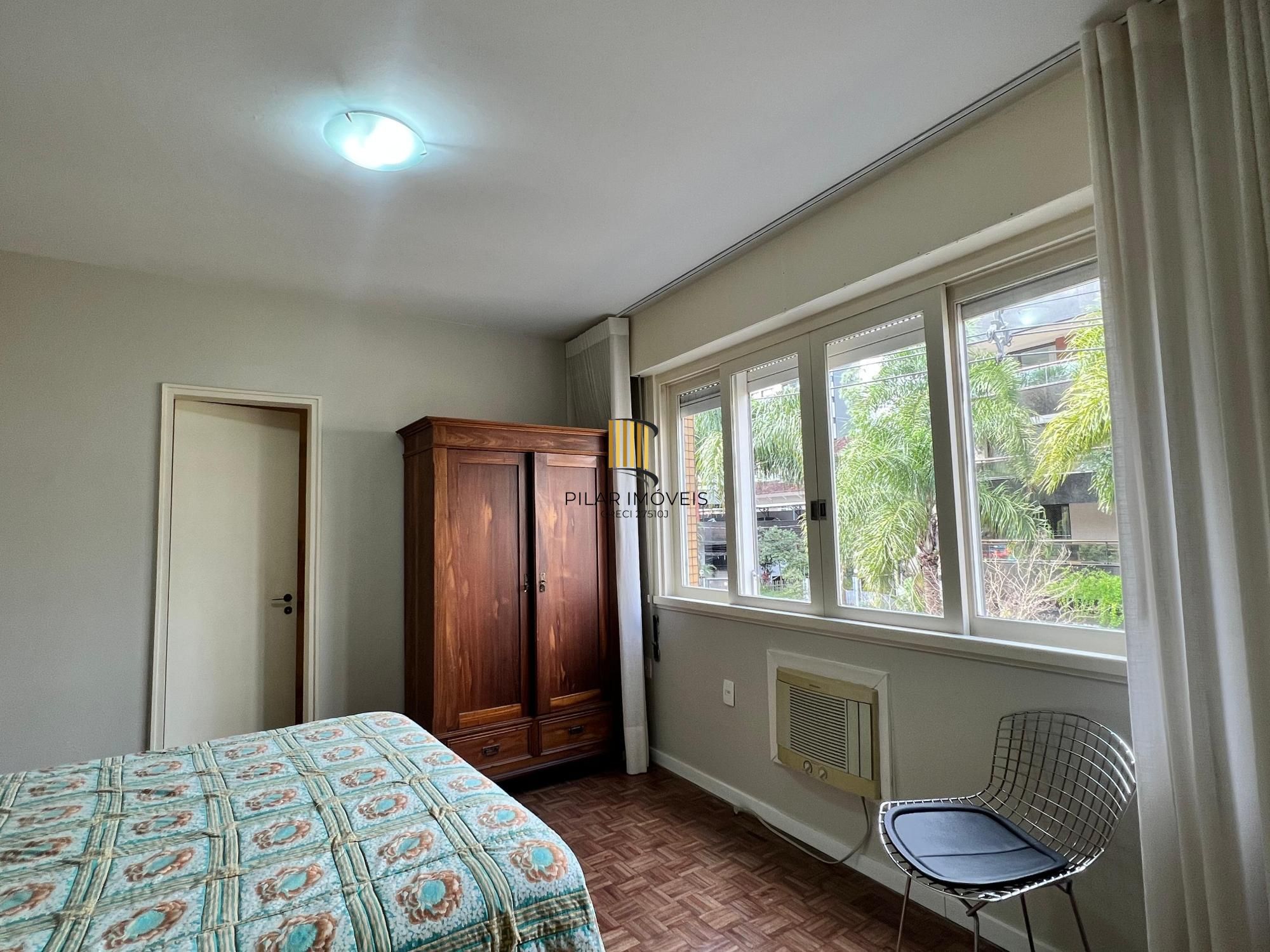 Charmoso apartamento no bairro Rio Branco, 102 m2, 3 dormitórios sendo 1 suíte, 2 vagas cobertas.